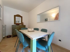 Apartment | Dining room