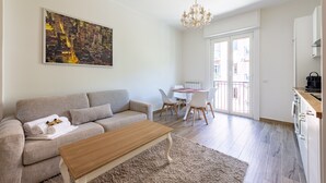 Leilighet, 2 soverom, balkong, fjellutsikt | Oppholdsområde