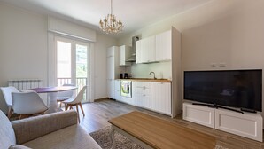 Leilighet, 2 soverom, balkong, fjellutsikt | Oppholdsområde