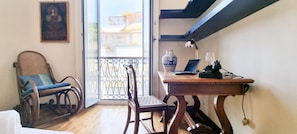 Apartment | Desk, laptop workspace, iron/ironing board, free WiFi - JOIVY Vintage And Gorgeous 2-Bed Flat Near Sforzesco Castle (Milan)