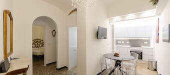 JOIVY Ideal Flat Near Aquarium