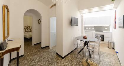 JOIVY Ideal Flat Near Aquarium