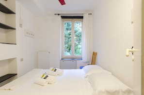 1 bedroom, desk, free WiFi