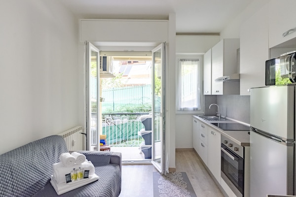 Apartment | Wohnbereich | 32-Zoll-Flachbildfernseher mit Kabelempfang, Fernseher