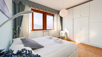 Apartment | 3 bedrooms, desk, laptop workspace, iron/ironing board