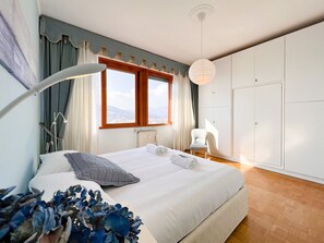 Apartment | 3 bedrooms, desk, laptop workspace, iron/ironing board - JOIVY Apartment In Rapallo W/Gulf View (Rapallo)