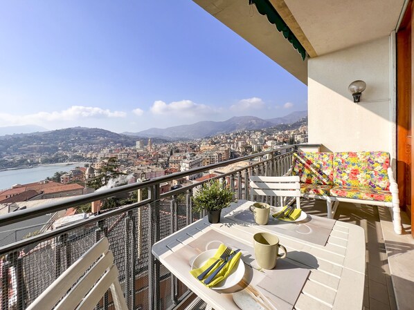 Apartment | Terrace/patio - JOIVY Apartment In Rapallo W/Gulf View (Rapallo)