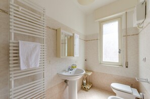 Bathroom - JOIVY Family Flat In The Heart Of Sestri Levante (Sestri Levante)