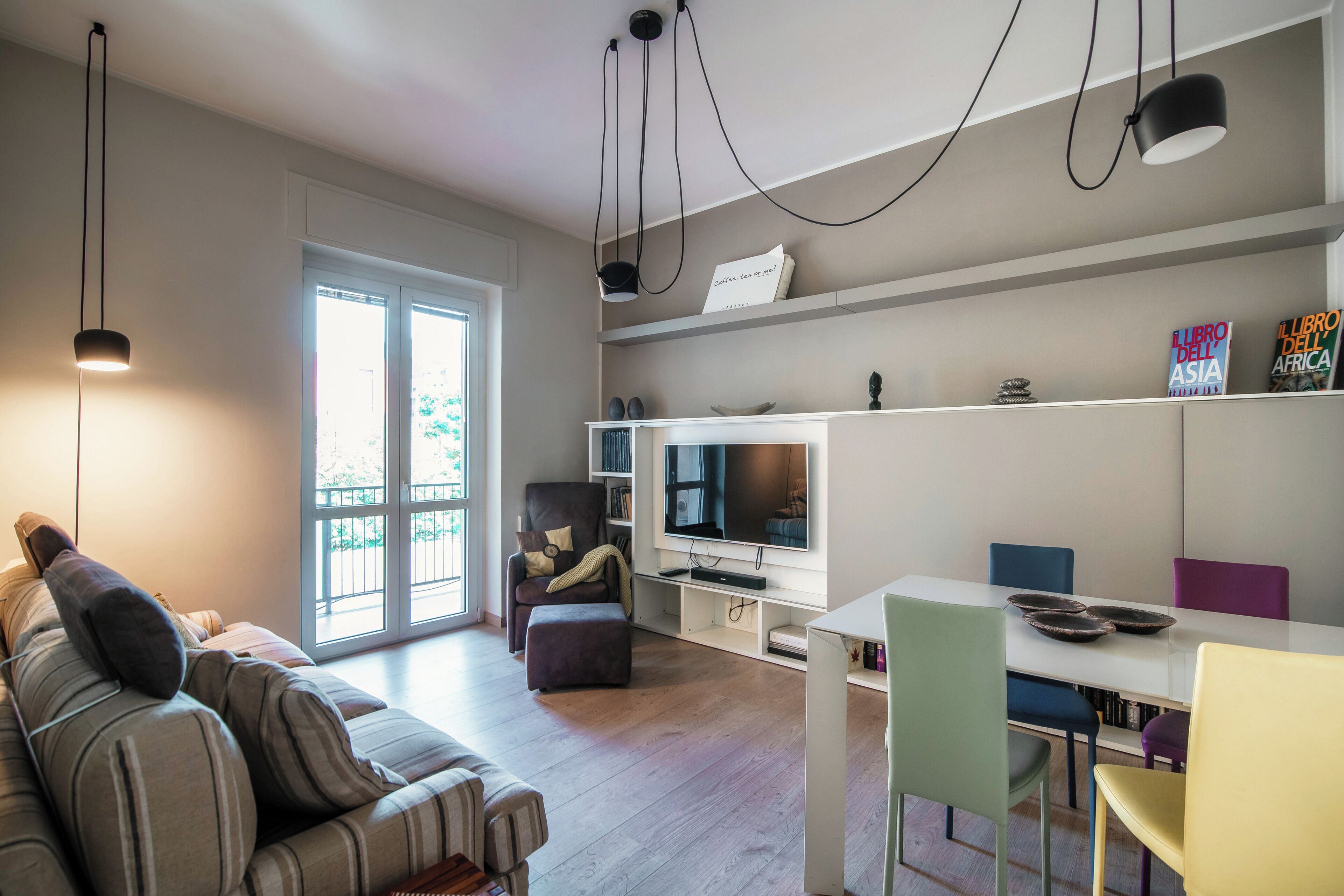 Apartment, 1 Bedroom, Balcony, Mountain View | Living area | 32-inch flat-screen TV with cable channels, TV