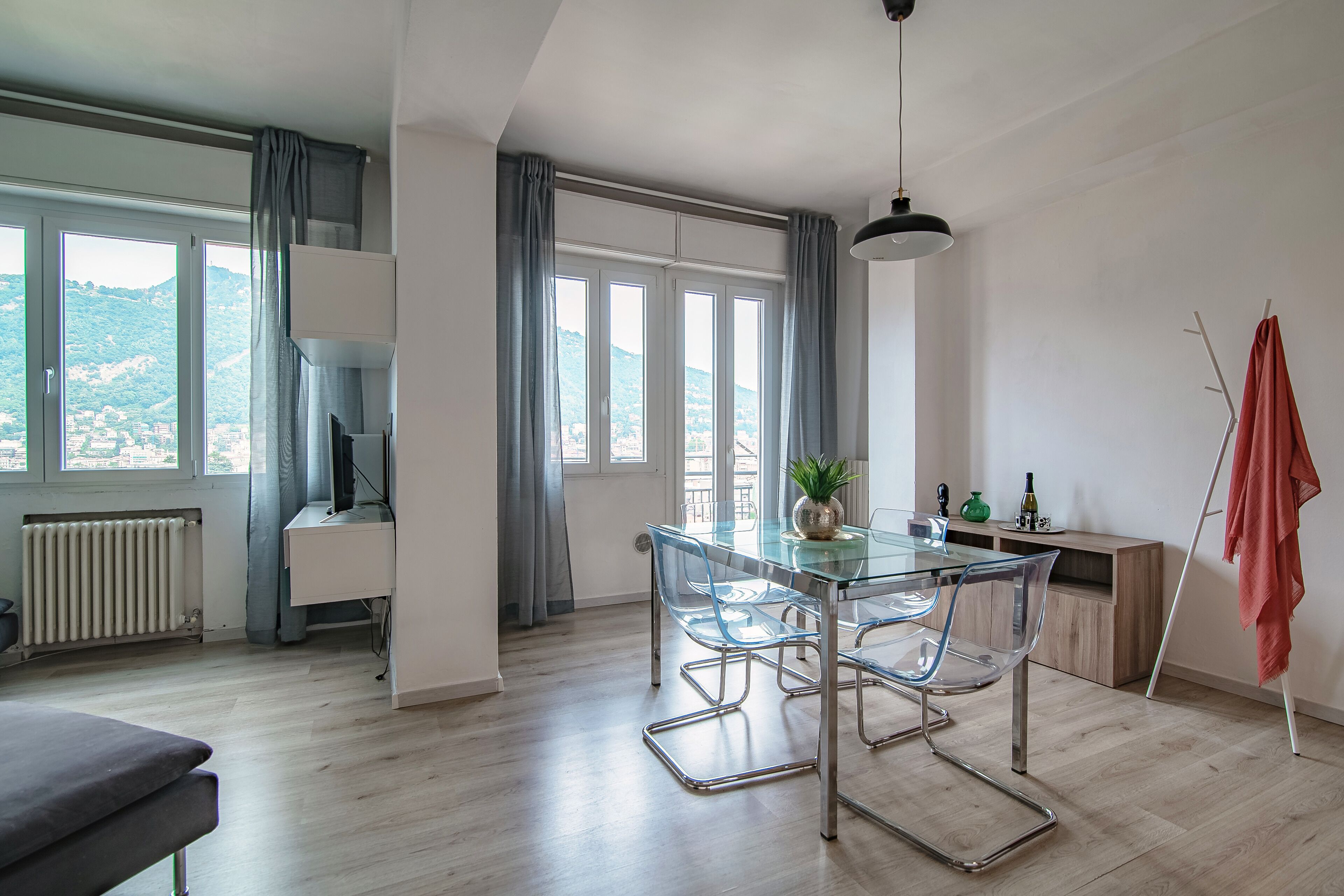 Apartment | Wohnbereich | 32-Zoll-Flachbildfernseher mit Kabelempfang, Fernseher