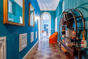 Interior - JOIVY Elegant Flat W/Balcony (Milan)