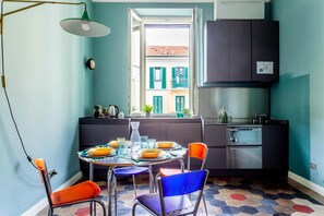 Apartment | Wohnbereich | 32-Zoll-Flachbildfernseher mit Kabelempfang, Fernseher