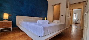 Apartment | 2 Schlafzimmer, laptopgeeigneter Arbeitsplatz, Bügeleisen/Bügelbrett