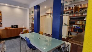 Apartment | In-room dining - JOIVY Cosy 2-Bed Flat In Milan’S Heart (Milan)