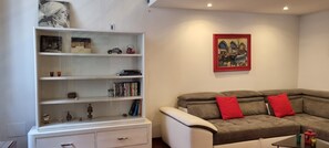 Studio | Living area | 32-inch flat-screen TV with cable channels, TV