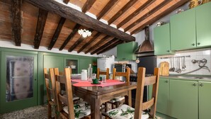 Apartment | Private kitchen - JOIVY Sweet Flat W/Tower View (Pisa)