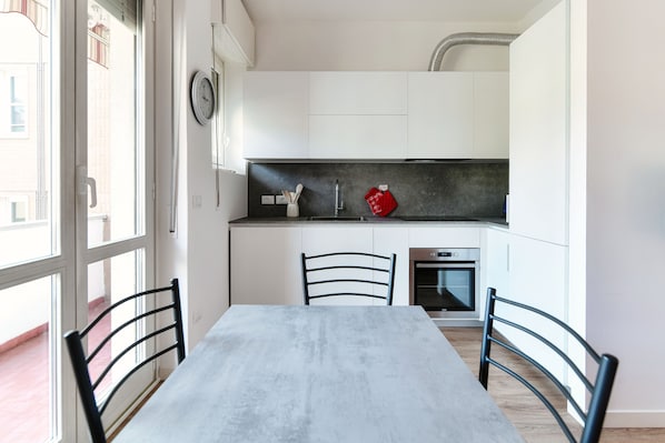 Appartamento | Cucina privata | Frigorifero, forno, piano cottura, lavastoviglie