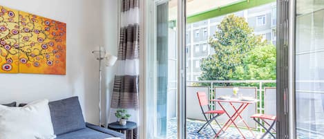 Apartment | Living area | 30-inch Smart TV with cable channels, TV