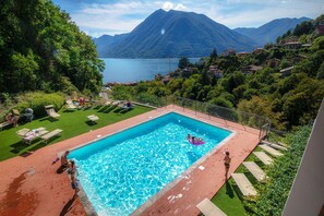 Piscine extérieure (ouverte en saison)