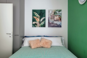 Apartamento | Cortinas blackout, ferros/tábuas de passar roupa, Wi-Fi de cortesia