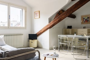 Apartment | In-room dining
