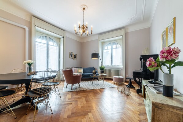 Apartment | Wohnbereich | 1-Zoll-Smart-TV mit Kabelempfang, Fernseher