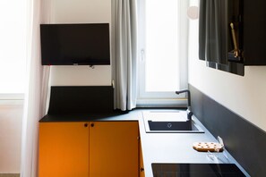 Apartment | Eigene Küche | Kühlschrank, Mikrowelle, Ofen, Herdplatte