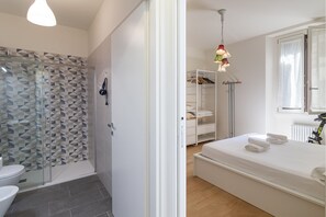 Apartment | Bathroom - JOIVY Cosy 1-Bed Near Milano Centrale (Milan)