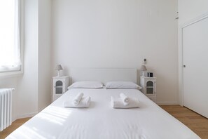 Apartment | Laptop workspace, iron/ironing board, free WiFi - JOIVY Cosy 1-Bed Near Milano Centrale (Milan)