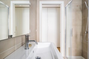 Apartment | Badezimmer | Dusche, Haartrockner, Bidet, Handtücher