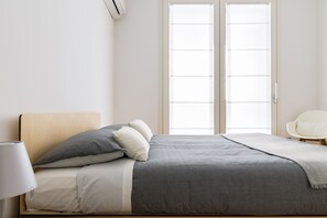 Apartment | Laptopgeeigneter Arbeitsplatz, Verdunkelungsvorhänge