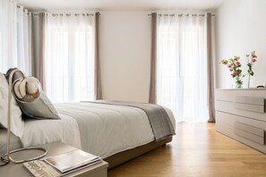 Apartment | Laptopgeeigneter Arbeitsplatz, Verdunkelungsvorhänge