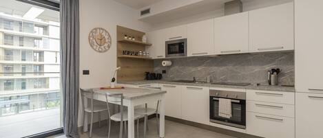 公寓 | 私人廚房 | 雪櫃、微波爐、焗爐、爐具