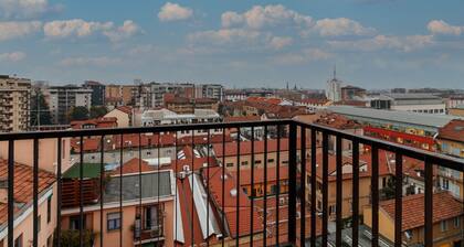 JOIVY Sleek Flat W/Balcony