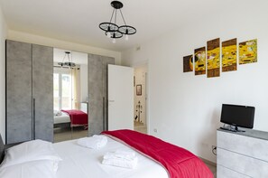 Apartment | 2 bilik tidur, meja, ruang kerja komputer riba 