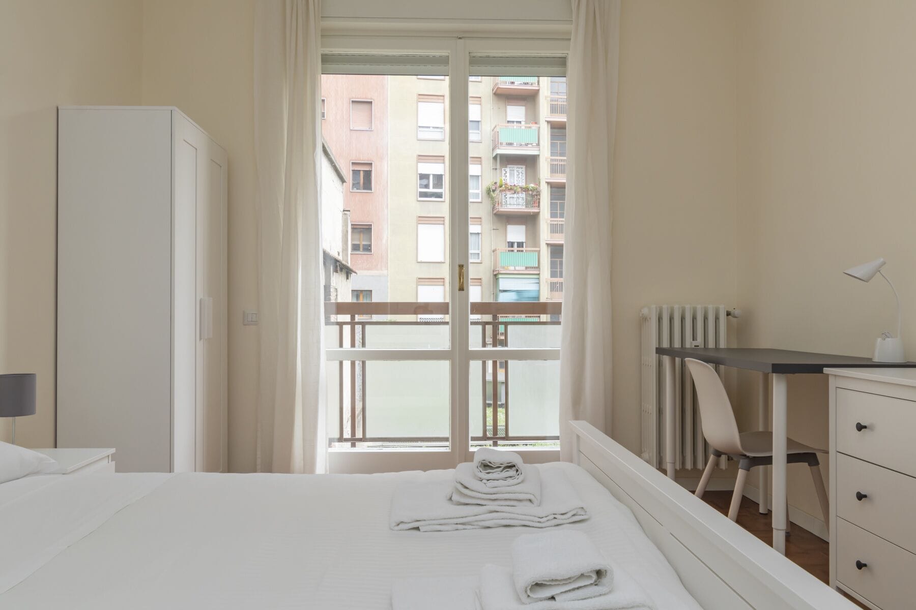 Appartamento Classic | 2 camere, una scrivania, postazione laptop, tende oscuranti