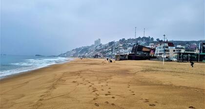 ♥ Family and renovated apartment steps from the beach ♥