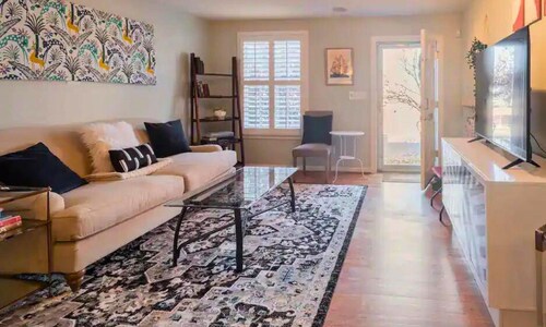 Old Town Escape @ TopShelfStays (4 blocks metro, walkable, peloton bike)