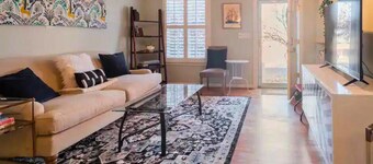 Old Town Escape @ TopShelfStays (4 blocks metro, walkable, peloton bike)