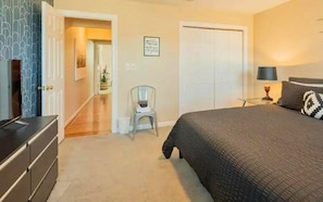 3 bedrooms, iron/ironing board, free WiFi, bed sheets - Old Town Escape @ TopShelfStays (4 blocks metro, walkable, peloton bike) (Alexandria)