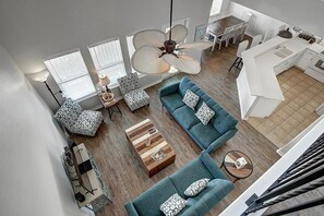 獨棟房屋, 多張床, 庭院 (A Lime In The Sand) | 起居區 | 電視