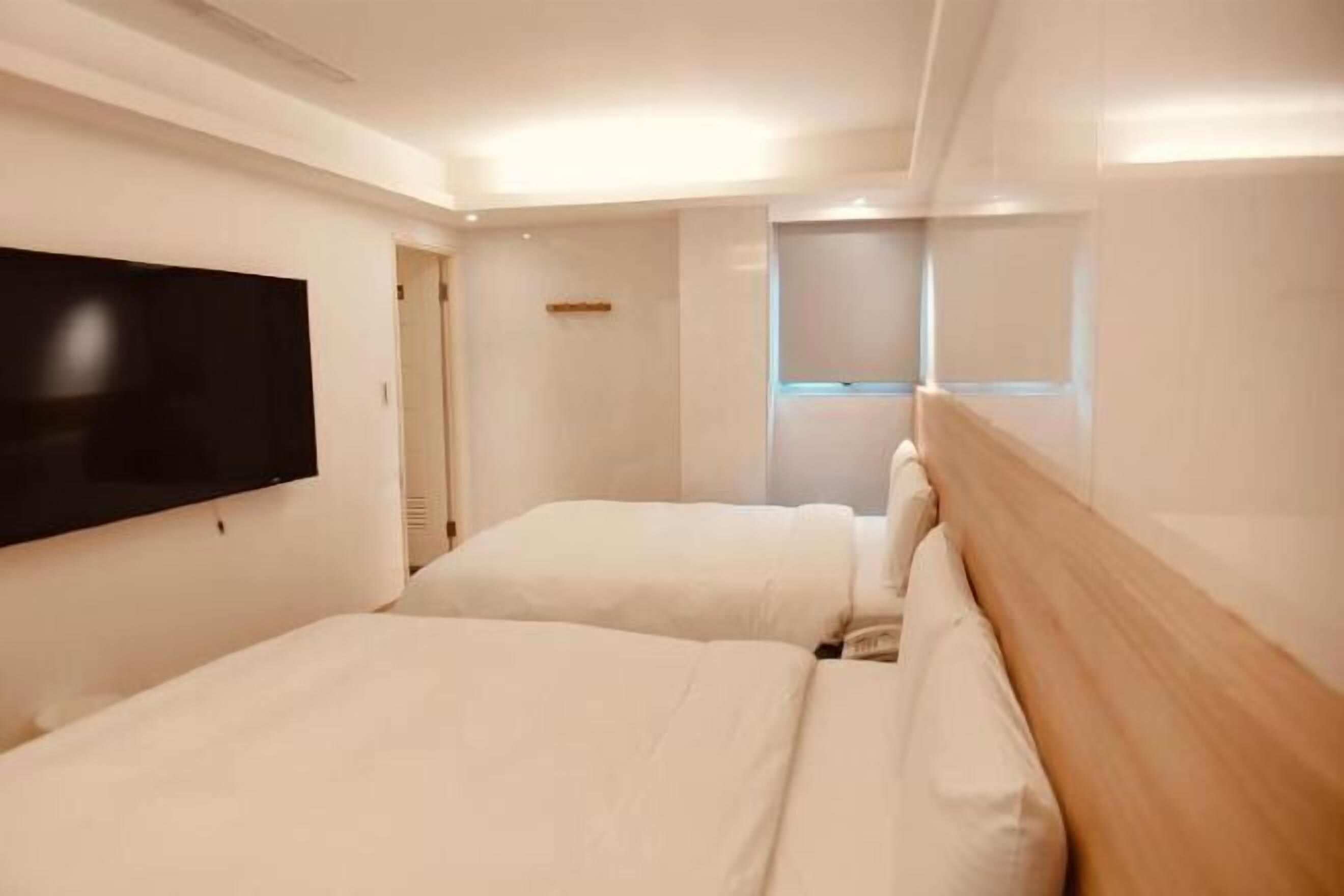 Desk, laptop workspace, free WiFi