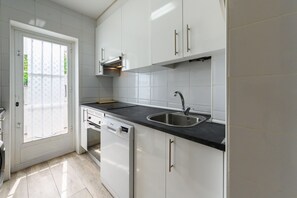 Frigorifero, microonde, forno, lavastoviglie