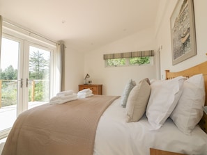 2 dormitorios, decoración individual, mobiliario individual