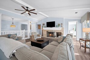 TV, fireplace