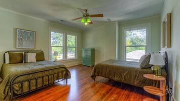 5 bedrooms, desk, iron/ironing board, free WiFi