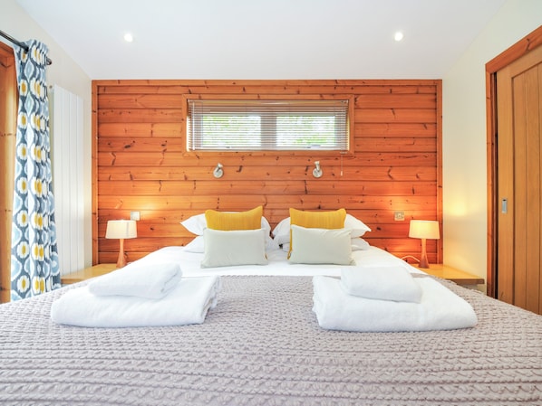 1 habitación, decoración personalizada y muebles diferentes 