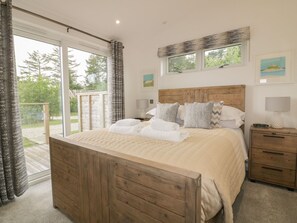 3 habitaciones, decoración personalizada y muebles diferentes