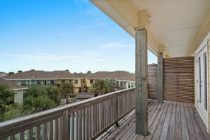 Studio (3 Bedrooms) | Property amenity