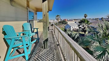 Studio (3 Bedrooms) | Property amenity